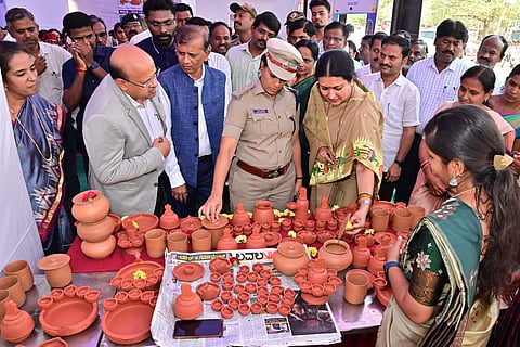 dvg-mela.jpg