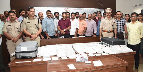 mng-mar16-police