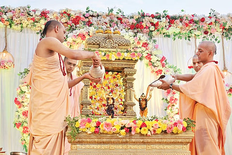 mng_22 mar govardana giri