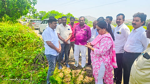 district koppal bjp leaders visit paddy crop loss