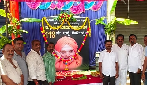 1 swamiji 1