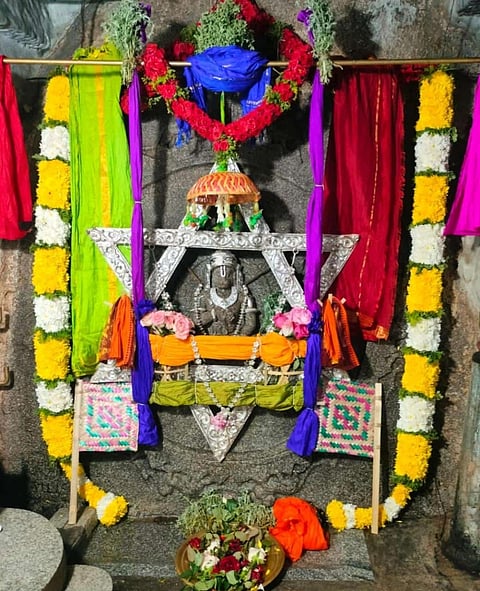 12 MANJU 04