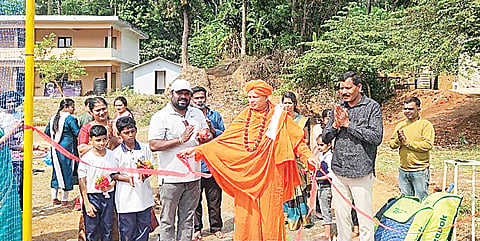ಬೆಟ್ಟದಪುರದ ಮುರುಗಮಠದ ಮೋಕ್ಷಪತಿ ಸ್ವಾಮೀಜಿಯವರು 40 ದಿನಗಳ ಬೇಸಿಗೆ ಶಿಬಿರ ಉದ್ಘಾಟಿಸಿದರು. ಶಾಲಾ ಶಿಕ್ಷಕಿ ಪ್ರಿಯಾ, ಪ್ರಜ್ಞ್ಞಾ, ನಿವೇದಿತಾ, ಜೂರ, ಲವ್ಯ, ಅಂಕಿತ, ಧನ್ಯ, ಆದಿರಾ, ಸಂಸ್ಥೆಯ ವಿಚಾರಕ ಅನಿಶ್ ಹಾಗೂ ಶಿಬಿರಾರ್ಥಿಗಳು ಇದ್ದರು.


