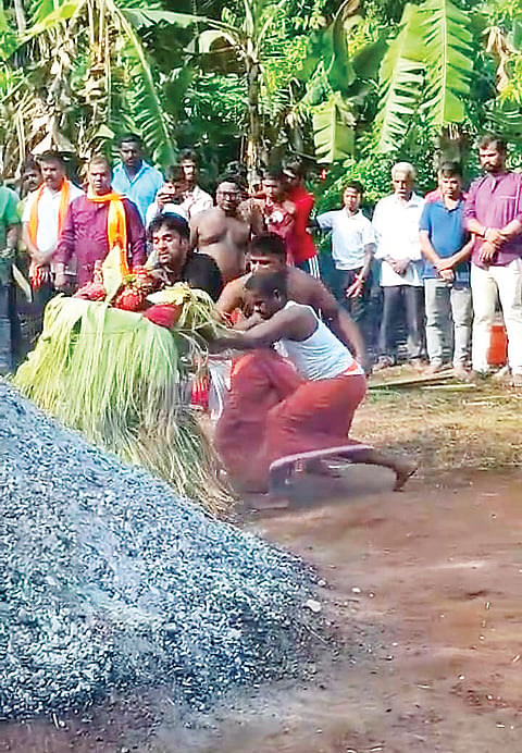 ಪರಿವಾರ ದೇವರುಗಳ ವಾರ್ಷಿಕೋತ್ಸವ ಸಂಪನ್ನ