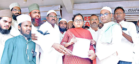 AKR PROTEST