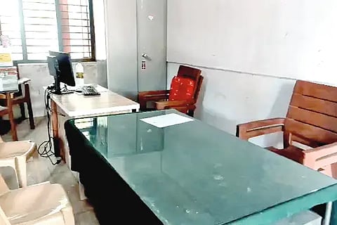 All government offices are empty.