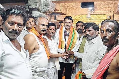 Devadurga MP visit to jalahalli temple
