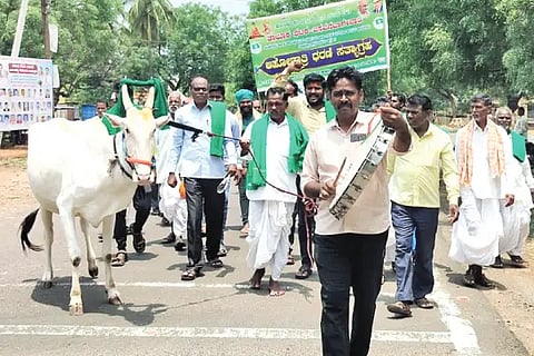 Farmers hold overnight sit-in