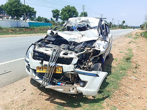 Girl dies on the spot in accident Mandya