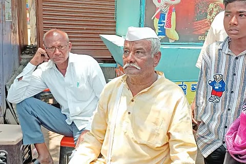 Gold stolen after beating an elderly man..!