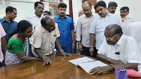 HDK criticizes the state government Mandya