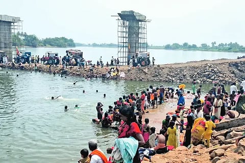 Holi dinner on the banks of the Krishna River