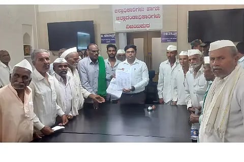 Protest of farmers in Ingaleshwar village