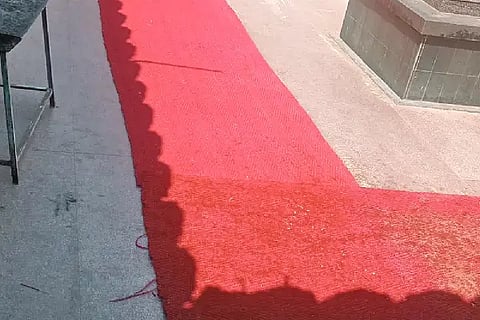 Red bed for Tulsi Gerappa devotees