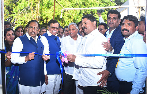 Suresh_Minister