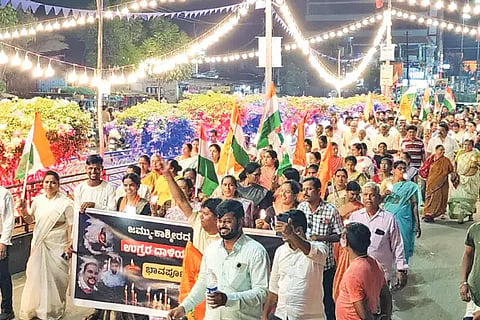 Tributes paid to deceased Hindus through candlelight procession