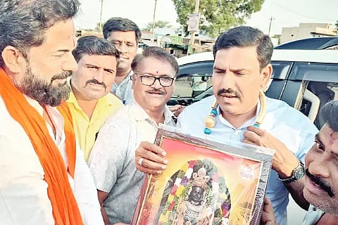 Vijayendra honored at Kaladagi