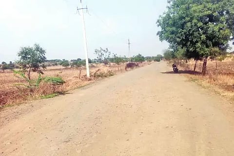 Villagers demand construction of dilapidated road