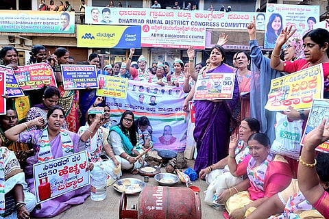 h12-Congress protest 1