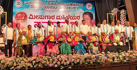 mng--11 April Fisher women samavesha