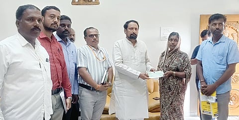 16Athanigrameen1