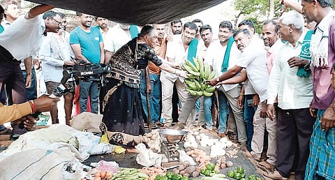 ಬೆಳಾಳ್ಳೆ ಗ್ರಾಮದಲ್ಲಿ ಸಾರ್ವಜನಿಕ ಸಂತೆಗೆ ಚಾಲನೆ