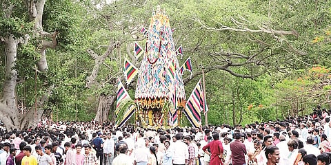 ಗುಂಡ್ಲುಪೇಟೆ ತಾಲೂಕಿನ ಸ್ಕಂದಗಿರಿ ಸೋಮೇಶ್ವರ ಪಾರ್ವತಾಂಬ ರಥೋತ್ಸವ ವಿಜೃಂಭಣೆಯಿಂದ ಜರುಗಿತು. 