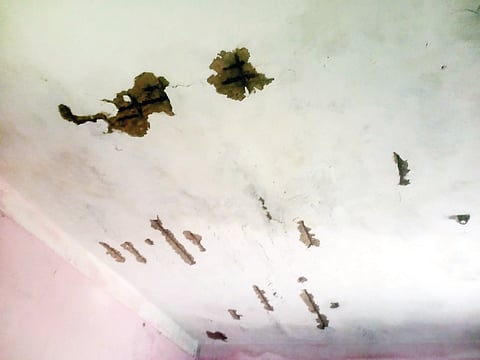 ಶಾಲೆ ರಿಪೇರಿ ಮಾಡಿಸದೆ ಪುನರಾರಂಭ