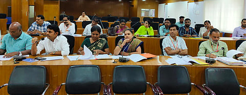 district koppal guarantee schemes reveiw meet reddi srinivas