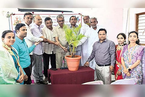 Alavandi graduation ceremony