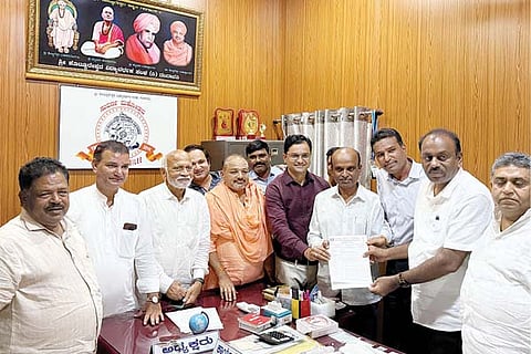 Gangavathi members of the Bar Association