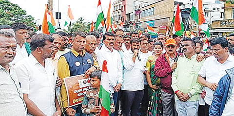 HUN-MAY-26-2(TIRANGA YATRE MLA INAGURATION)