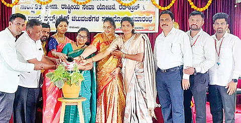 ವಿದ್ಯಾರ್ಥಿಗಳು ಬಾಹ್ಯ ಆಕರ್ಷಣೆಗೆ ಒಳಗಾಗದಿರಿ
