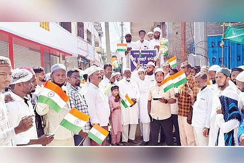 Maski Muslims offer mass prayers