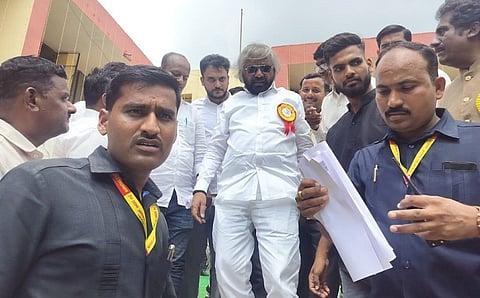 Polytechnic Lecturers Memorandum To Dist Incharge Minister