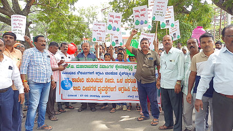 Protest by residents of KHB Layout Mandya