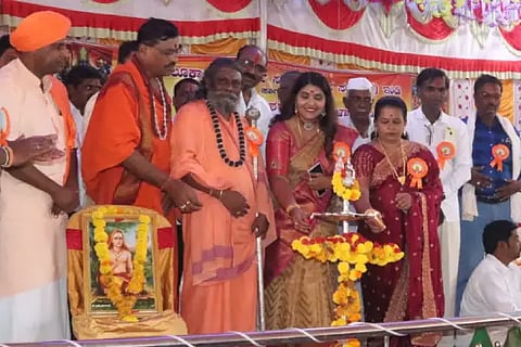 Vishwakarma model in remembering great men