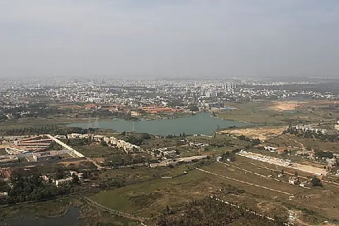 bas