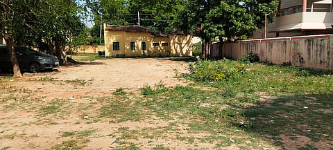 ವಿದ್ಯಾರ್ಥಿನಿಲಯ ನಿರ್ಮಾಣ ನನೆಗುದಿಗೆ