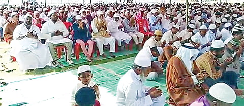 ಈದ್ಗಾ ಮೈದಾನದಲ್ಲಿ ಸಾಮೂಹಿಕ ಪ್ರಾರ್ಥನೆ