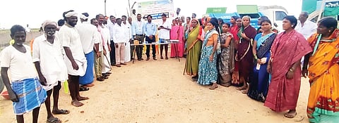 ಮಸ್ಕಿ ತಾಲೂಕಿನ ಉದ್ಬಾಳ ಸಮೀಪದ ತುಂಗಭದ್ರಾ ಎಡದಂಡೆ ನಾಲೆ ಹೂಳೆತ್ತುವ ಕಾಮಗಾರಿ ಸ್ಥಳದಲ್ಲಿ ಕಾರ್ಮಿಕರ ಆರೋಗ್ಯ ತಪಾಸಣೆ ಮಾಡಲಾಯಿತು. ಬಳಗಾನೂರು ಪಿಎಚ್‌ಸಿ ವೈದ್ಯಾಧಿಕಾರಿ ದಾವಲ್‌ಸಾಬ್, ತಾಪಂ ಐಇಸಿ ಸಂಯೋಜಕ ಸತೀಶ್, ಬಿಎಫ್‌ಟಿ ಬೀರಪ್ಪ, ಗ್ರಾಪಂ ಕಾರ್ಯದರ್ಶಿ ತಿಮ್ಮಣ್ಣ, ಸಮುದಾಯ ಆರೋಗ್ಯ ಅಧಿಕಾರಿಗಳಾದ ಹನುಮೇಶ್, ಮಂಜು, ಹೇಮಾಲತಾ ಇತರರಿದ್ದರು.