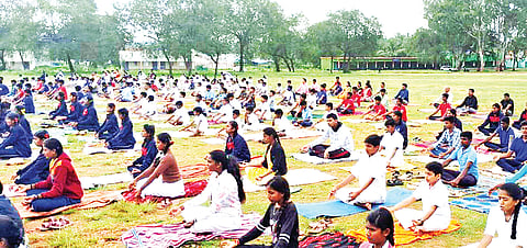 22-kkr-1(6-25 yoga day