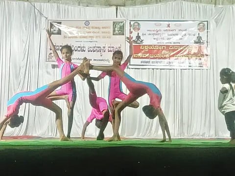 22 ygt yoga