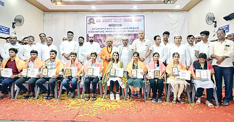 22Athani1