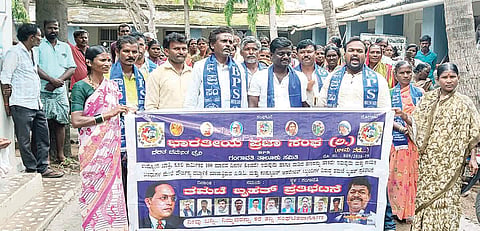protest with laborers