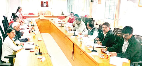 ಅರ್ಹರಿಗೆ ಗ್ಯಾರಂಟಿ ಯೋಜನೆ ತಲುಪಿಸಲು ಕ್ರಮವಹಿಸಿ
