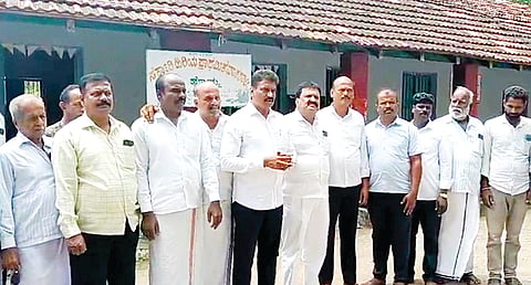 ಹೊಮ್ಮ ಶಾಲೆಗೆ ಬಿ.ಜಿ.ಪುಟ್ಟಸ್ವಾಮಿ ಭೇಟಿ