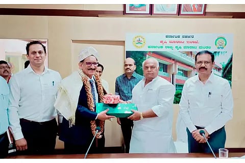 APMC Minister