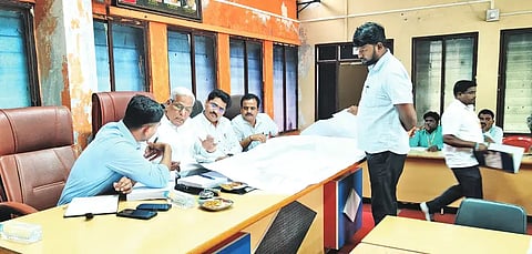 Action against the officer if the contractor does not work