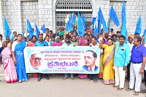 Arundhatiyar Mahasabha workers protest Mandya